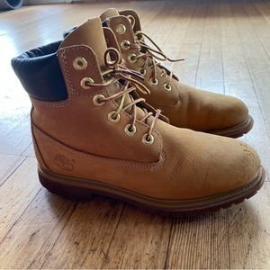 Timberland All Weather Women’s Boots 

Size 8.5